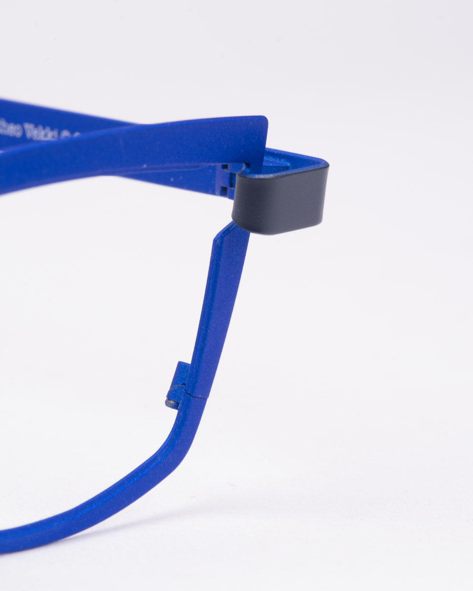 blue metal rectangle eyeglasses by Theo model vekki, front view, lunettes de vue Bleu rectangle