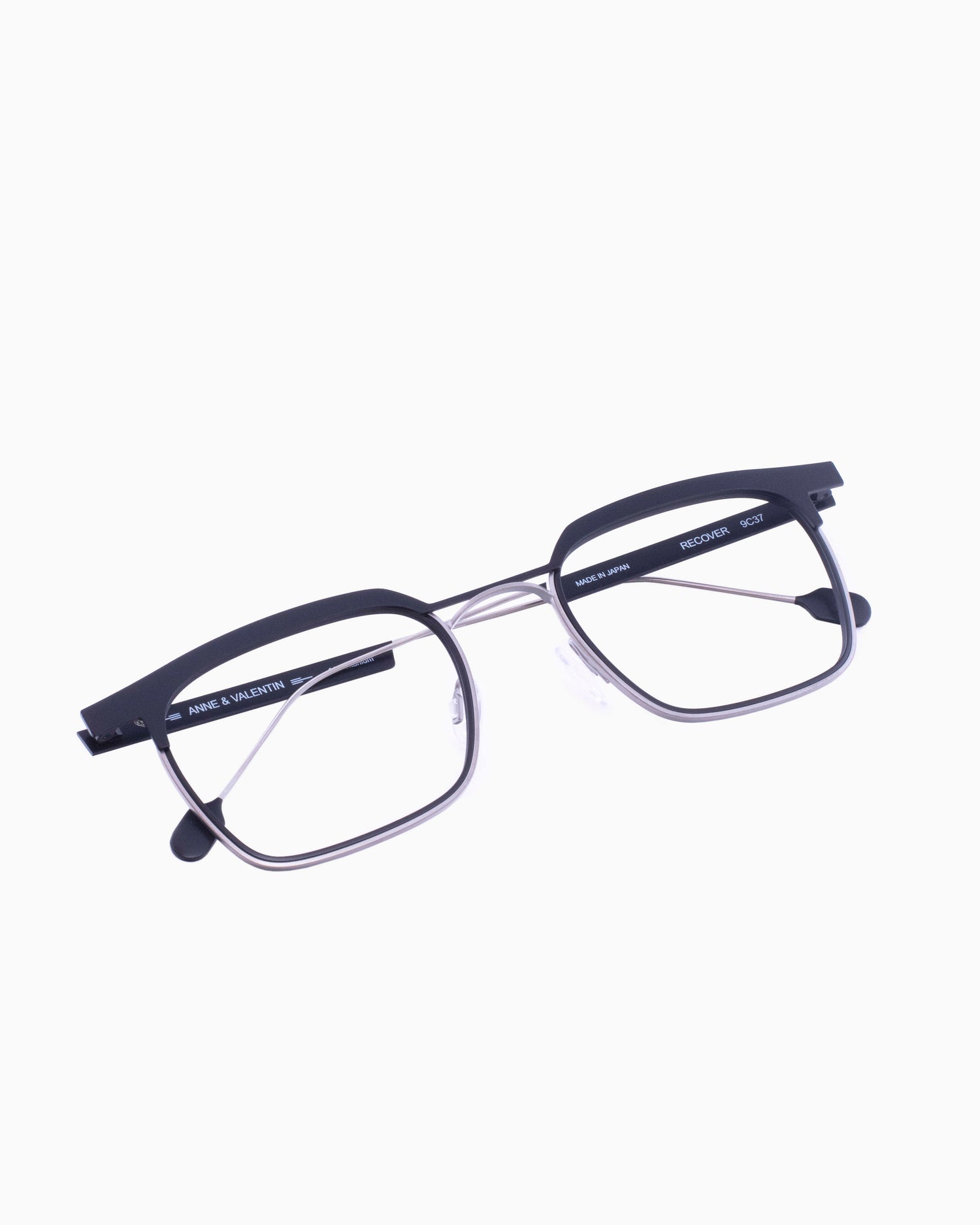 black metal rectangle eyeglasses by Anne et Valentin model Recover, front view, lunettes de vue Noir rectangle