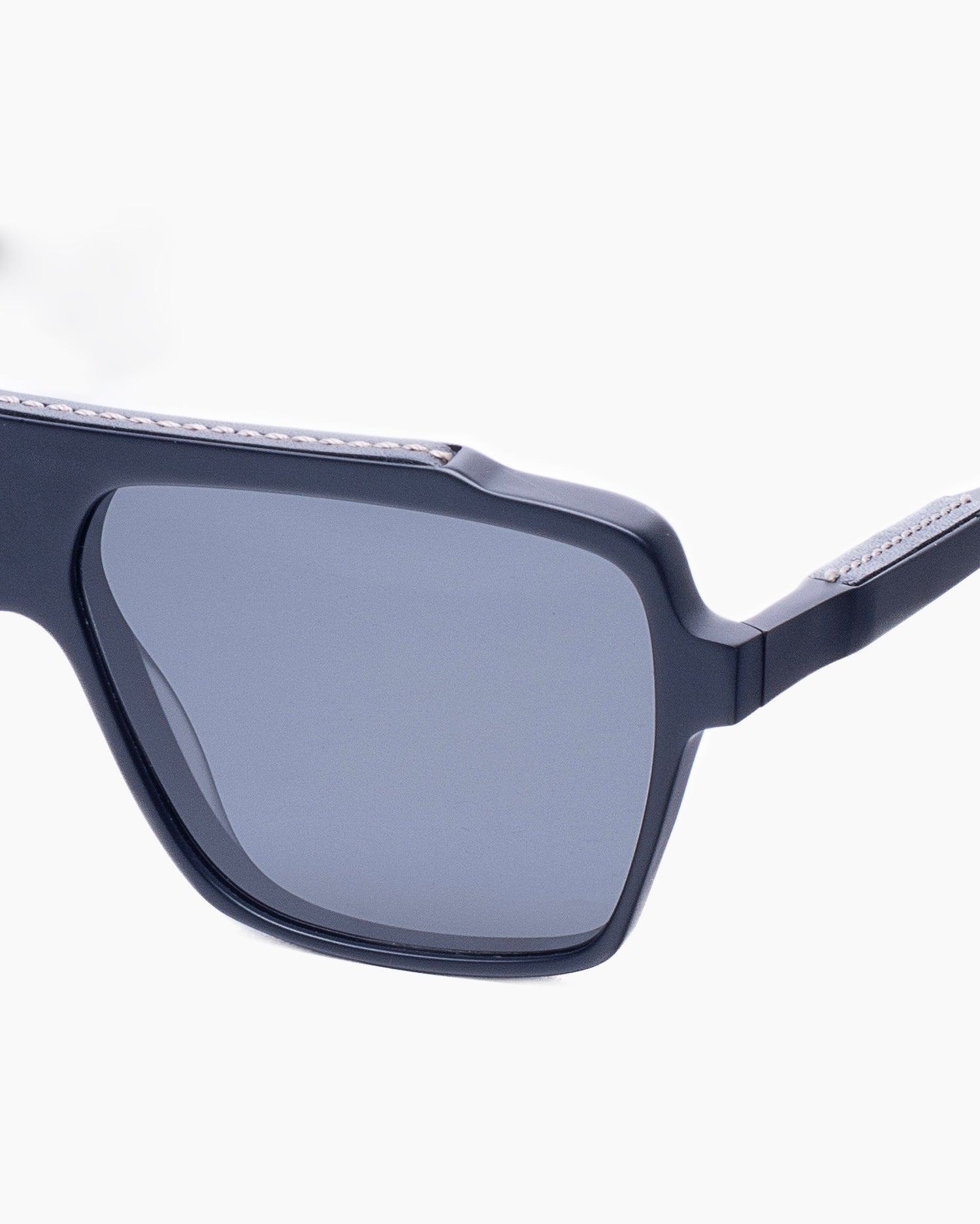 black plastic rectangle  sunglassesby Histoire de voir model FIL4, front view, lunettes de vue rectangle couleur Noir