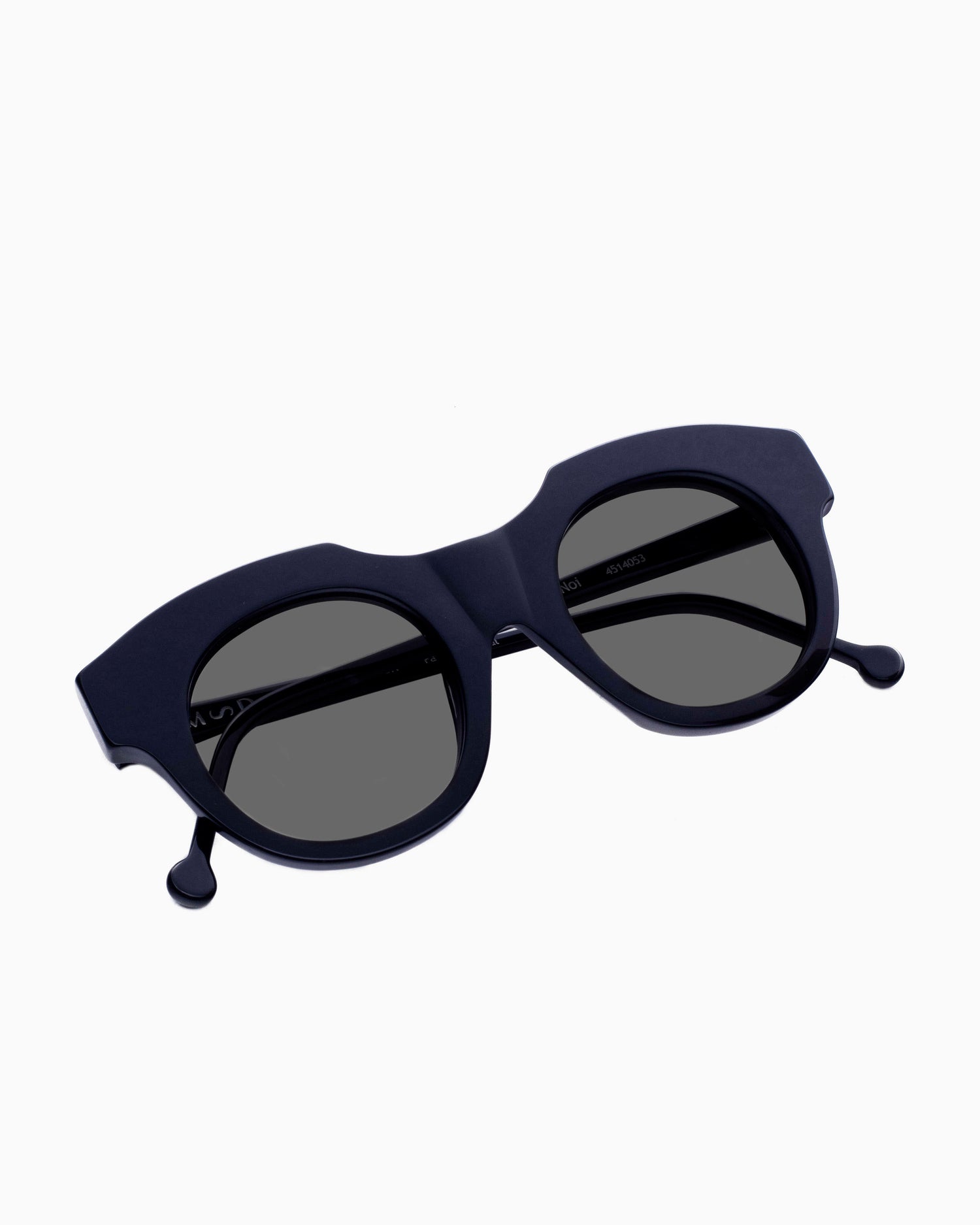 black plastic round  sunglassesby Marie-Sophie Dion model Genest.S, front view, lunettes de vue Noir rond