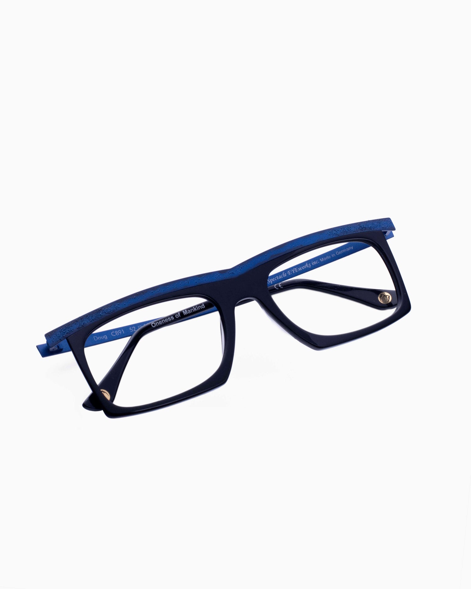 black plastic rectangle eyeglasses by Spectacleeyeworks model Doug, front view, lunettes de vue Noir rectangle
