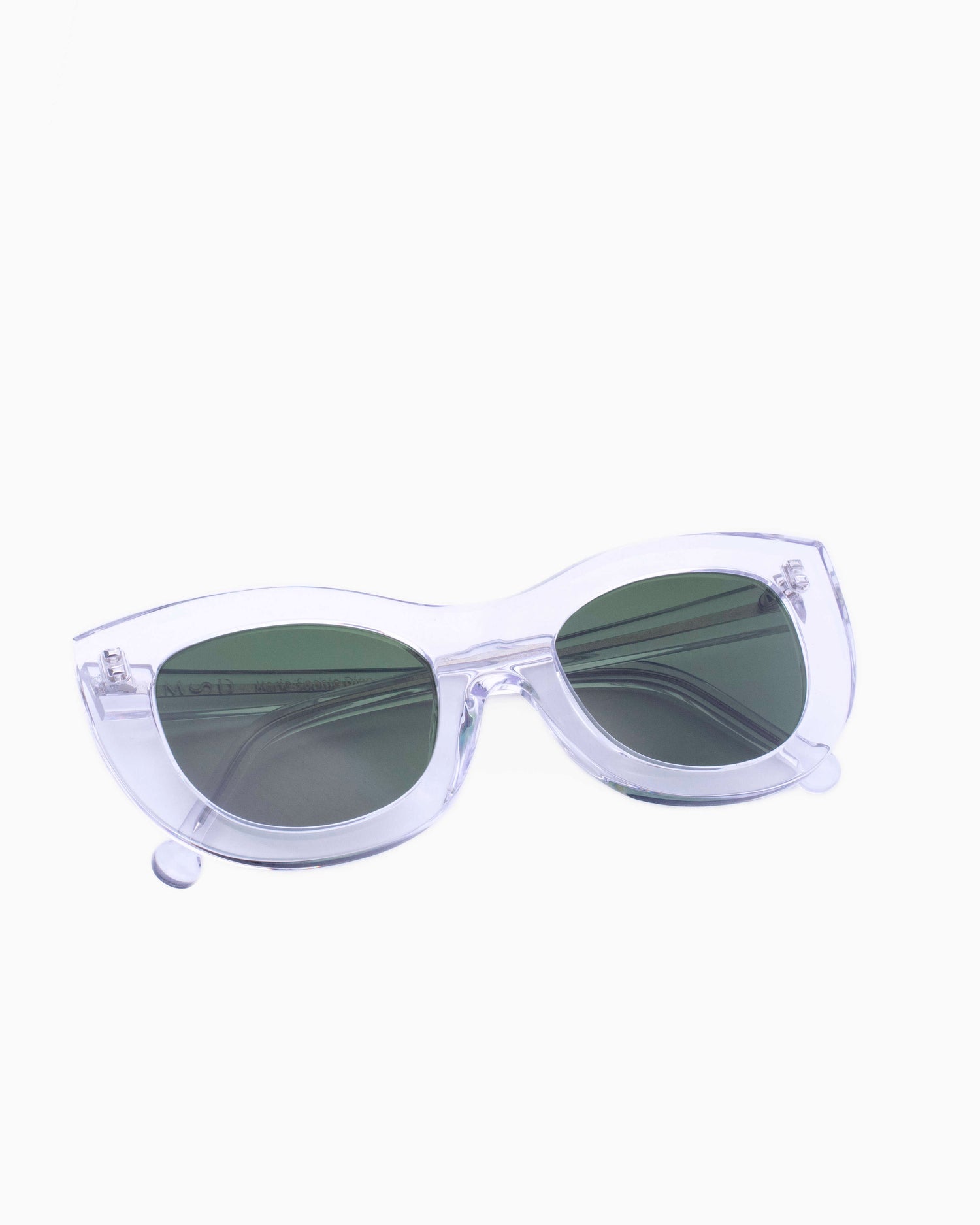 crystal plastic cat  sunglassesby Marie-Sophie Dion model YounanSun, front view, lunettes de vue chat couleur cristal
