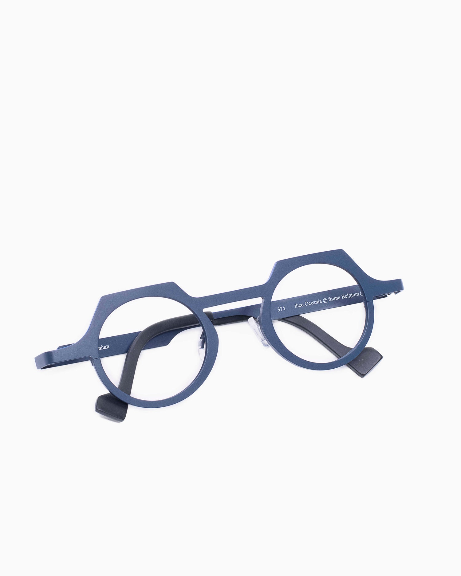 blue metal round eyeglasses by Theo model OCEANIA, front view, lunettes de vue rond couleur Bleu