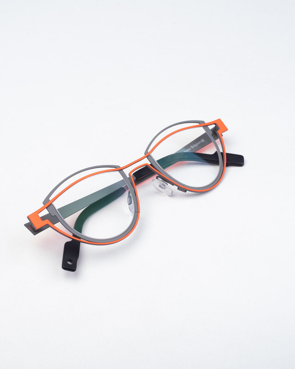 orange metal round eyeglasses by Theo model shape, front view, lunettes de vue Orange rond