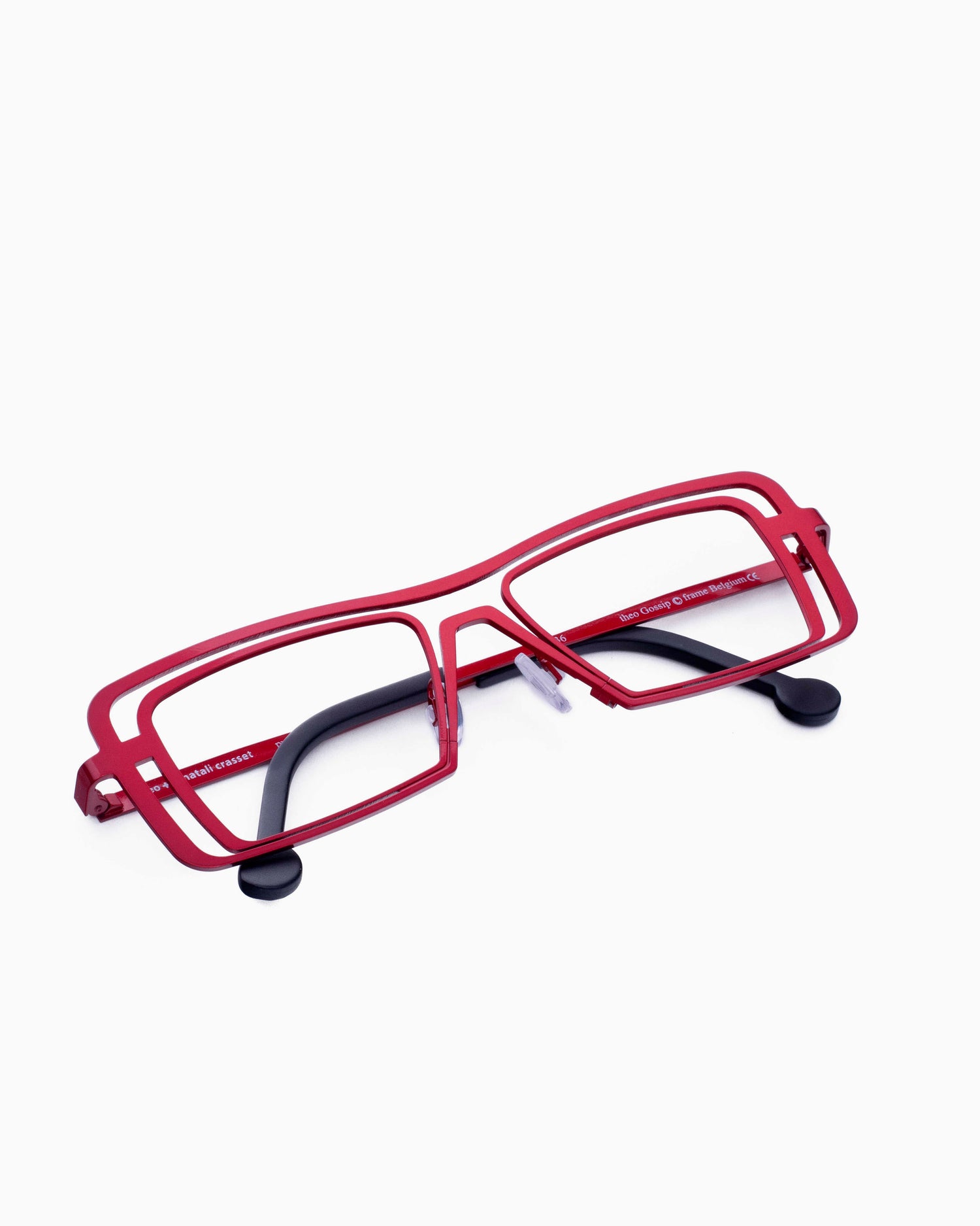 red metal rectangle eyeglasses by Theo model Gossip, front view, lunettes de vue rectangle couleur Rouge