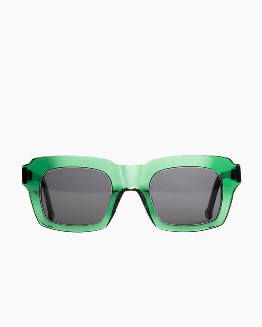 green plastic rectangle sunglassesby Marie-Sophie Dion model Downey, front view, lunettes de vue rectangle couleur vert