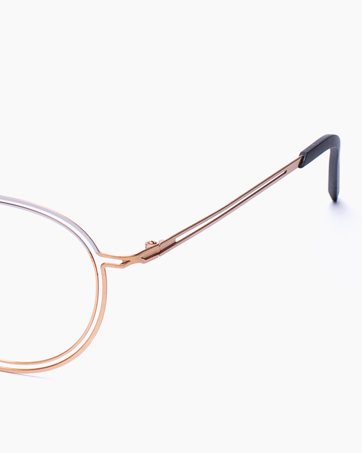 Parasite - Gene3 - C96 | glasses bar:  Marie-Sophie Dion