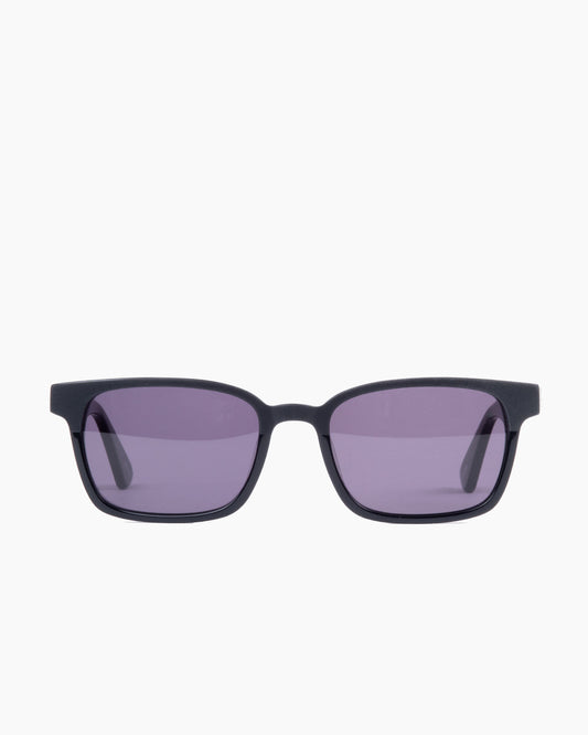 black plastic rectangle  sunglassesby Evolve model RusselSun, front view, lunettes de vue rectangle couleur Noir