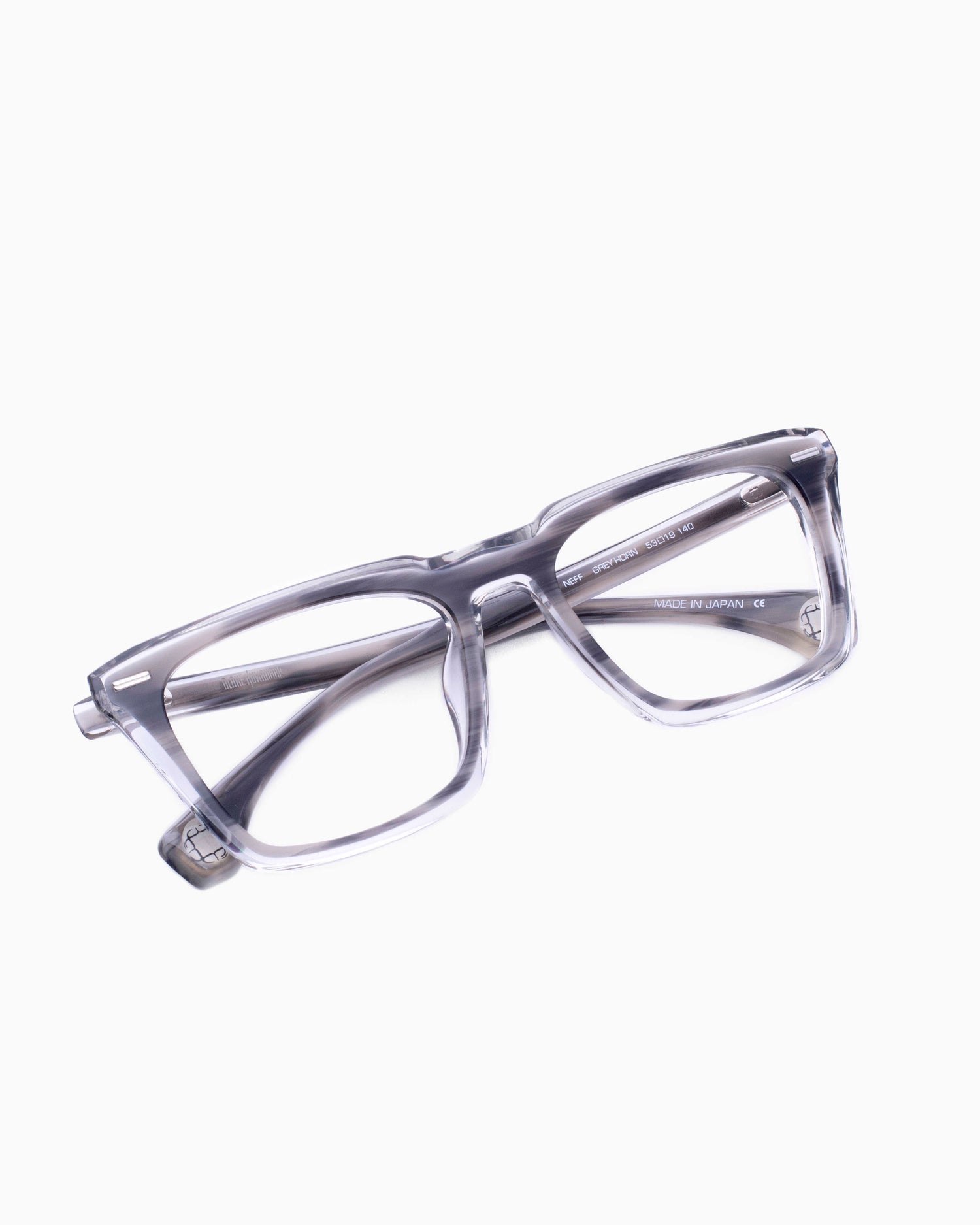 grey plastic rectangle eyeglasses by Blake Kuwahara model Neff, front view, lunettes de vue Gris rectangle