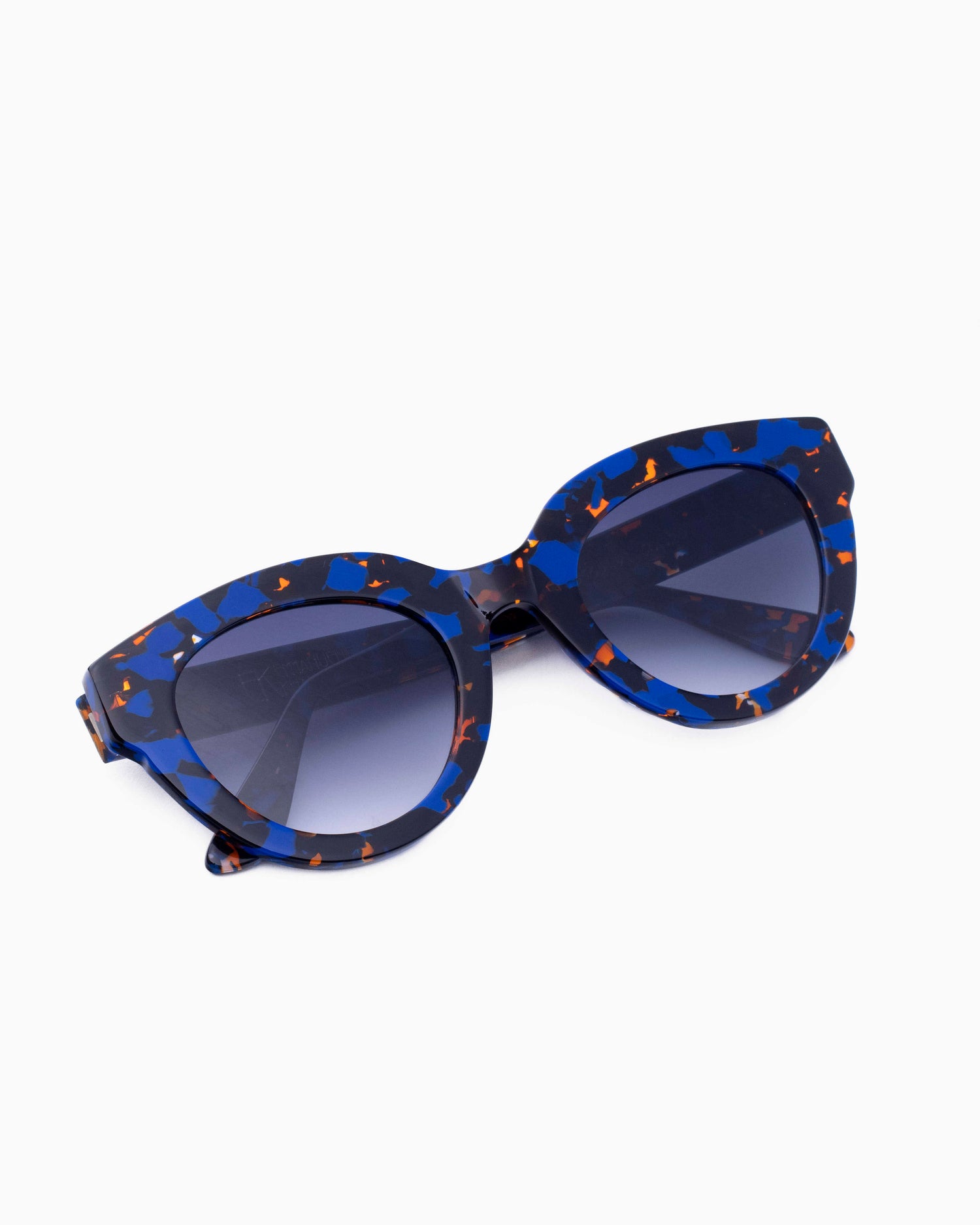 blue plastic butterfly  sunglassesby Emmanuelle Khanh model 6565, front view, lunettes de vue Bleu papillon