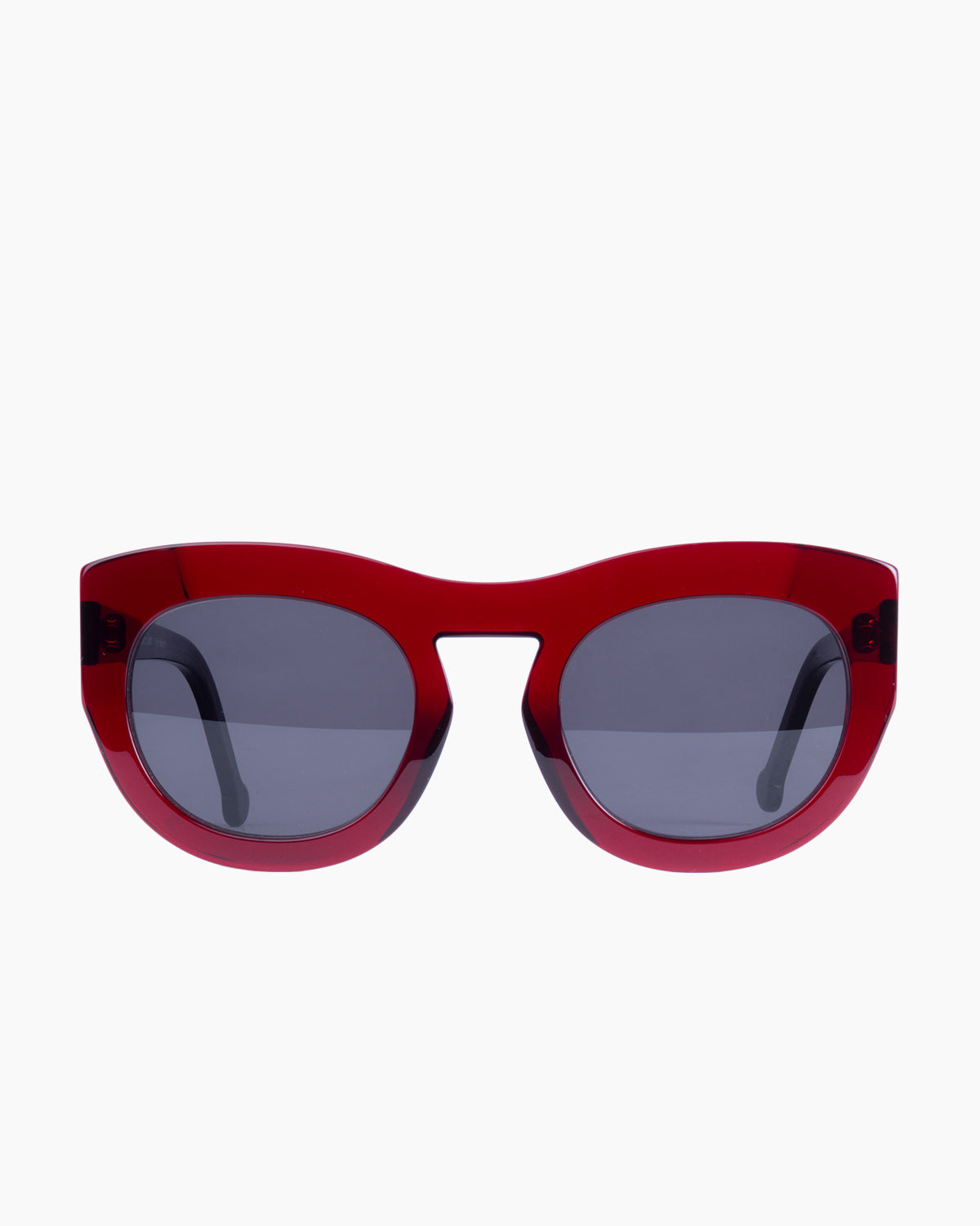 burgundy plastic cat  sunglassesby Marie-Sophie Dion model AddamsSun, front view, lunettes de vue chat couleur bourgogne