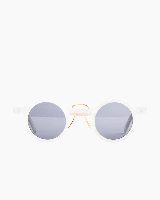 white plastic round sunglassesby Gamine model Fushimi, front view, lunettes de vue rond couleur blanc