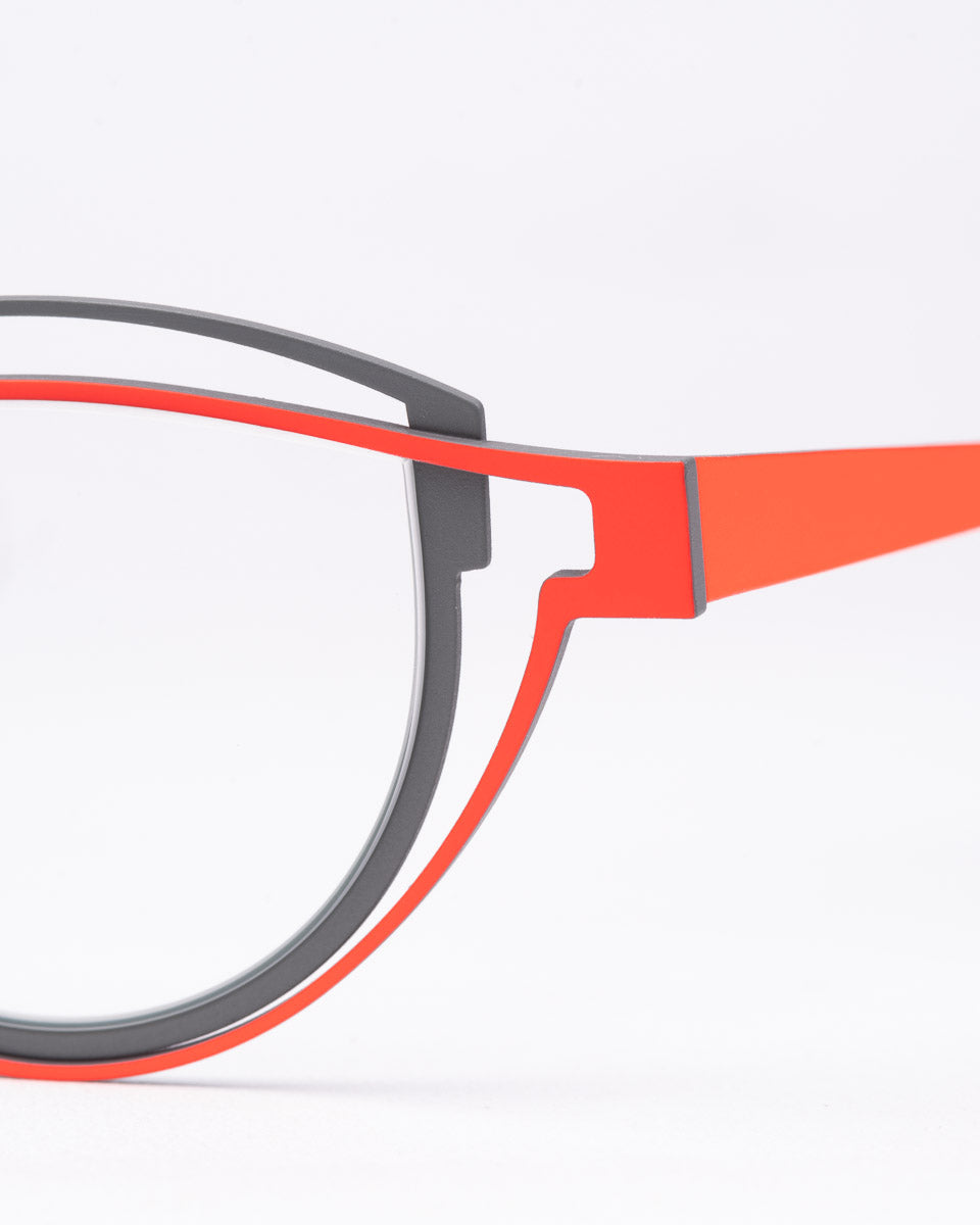 orange metal round eyeglasses by Theo model shape, front view, lunettes de vue Orange rond