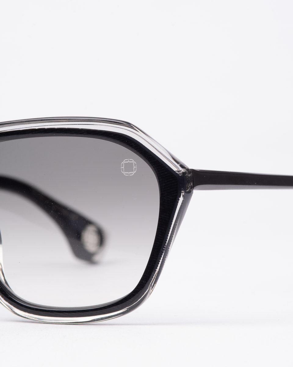 black plastic aviator  sunglassesby Blake Kuwahara model Gilbert, front view, lunettes de vue Noir aviateur