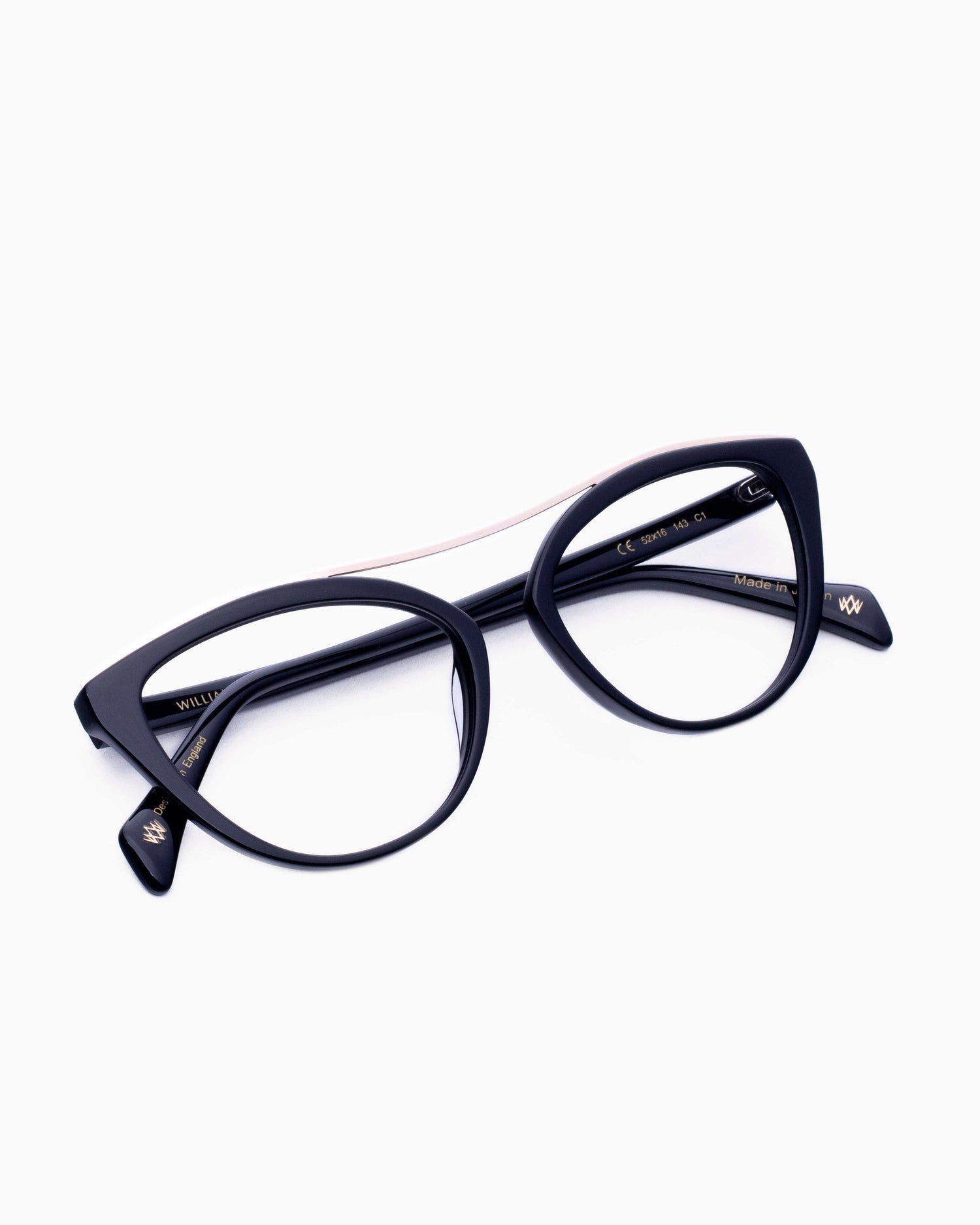 black plastic cat eyeglasses by William Morris model Charley, front view, lunettes de vue  couleur Noir