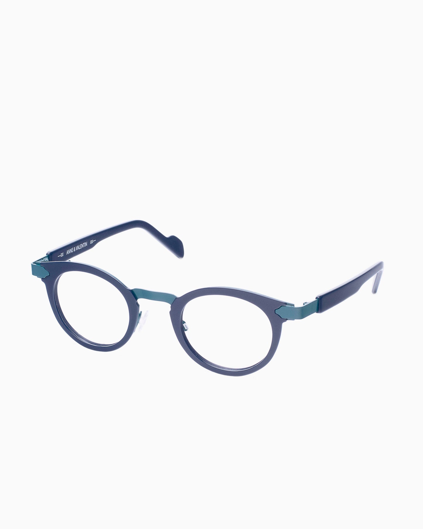 Anne and Valentin - erwin - 8C04 | glasses bar