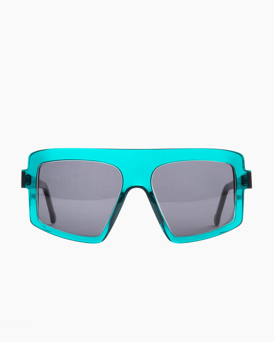 green plastic rectangle sunglassesby Marie-Sophie Dion model Larochelière, front view, lunettes de vue rectangle couleur vert