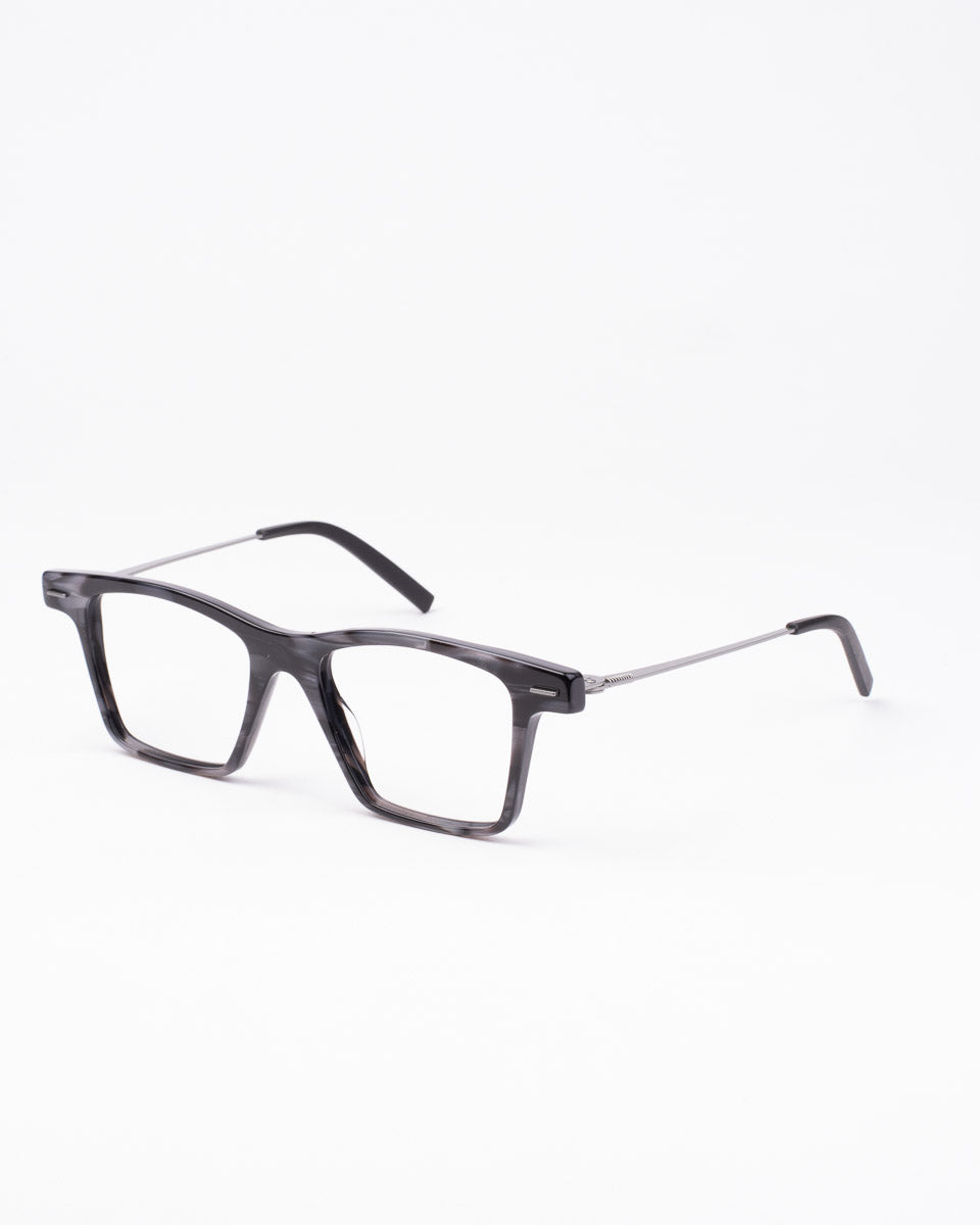 Theo - Peruna - 23 | glasses bar