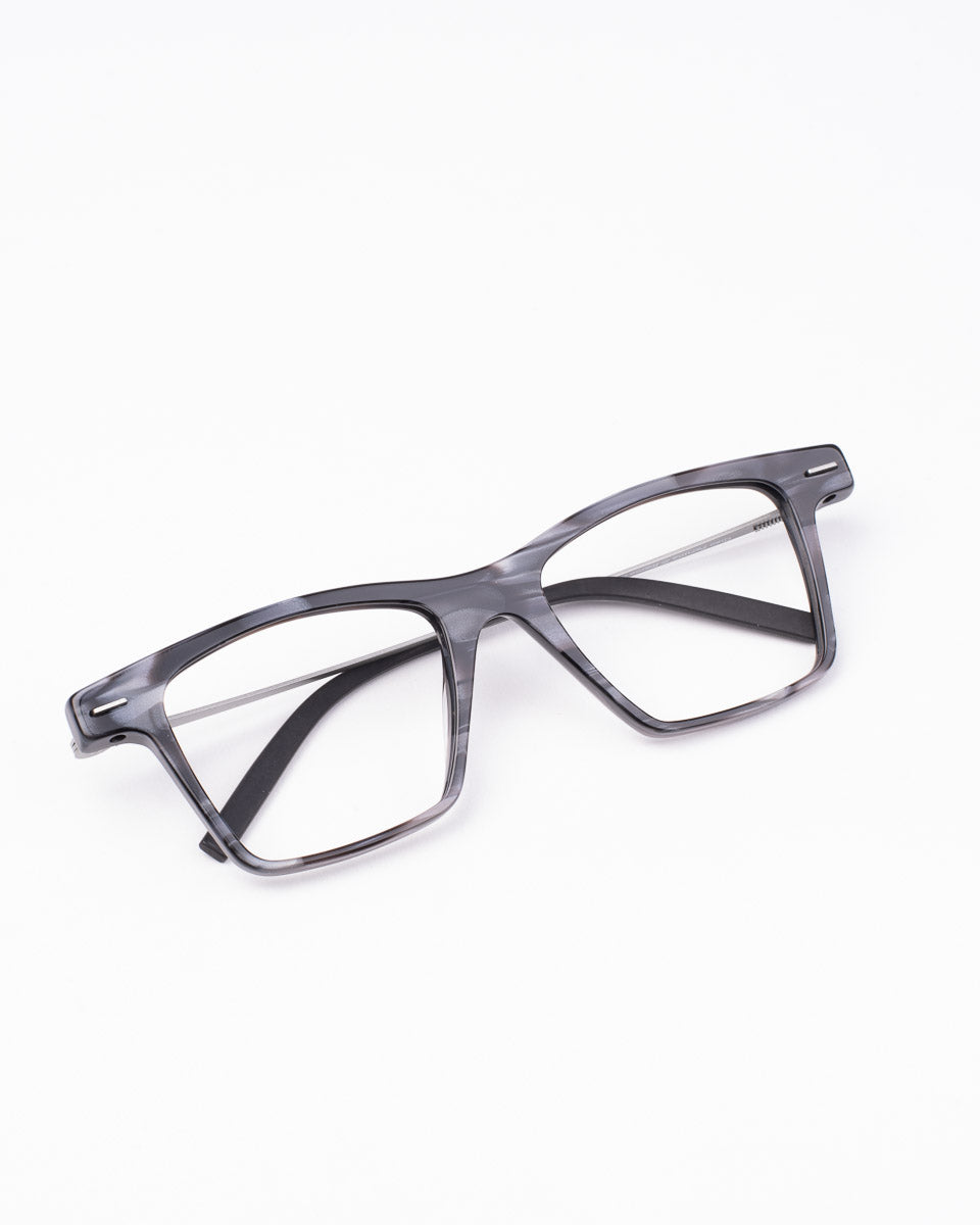 grey plastic rectangle eyeglasses by Theo model Peruna, front view, lunettes de vue rectangle couleur Gris
