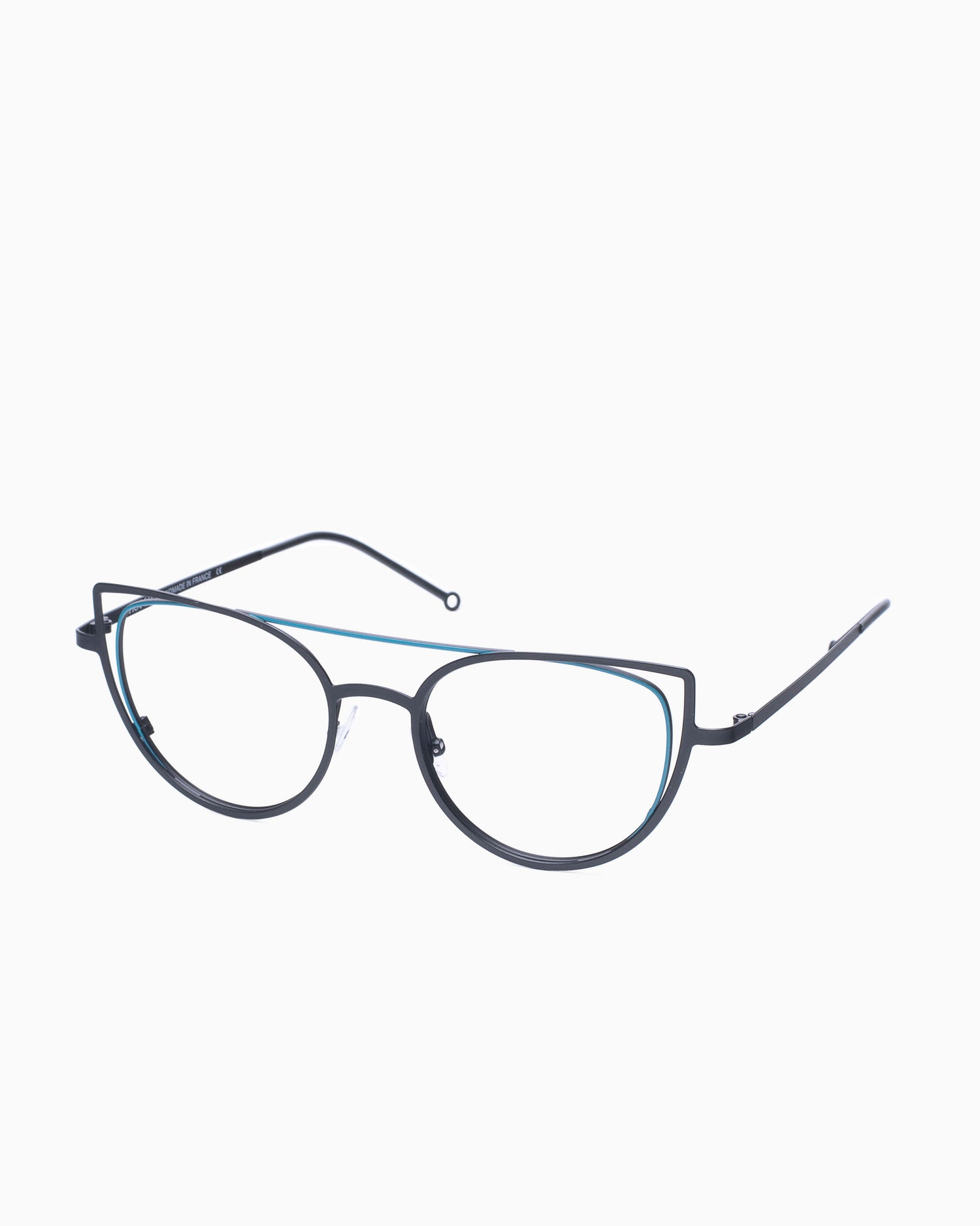 black metal cat eyeglasses by Noego model Aerial1, front view, lunettes de vue Noir 