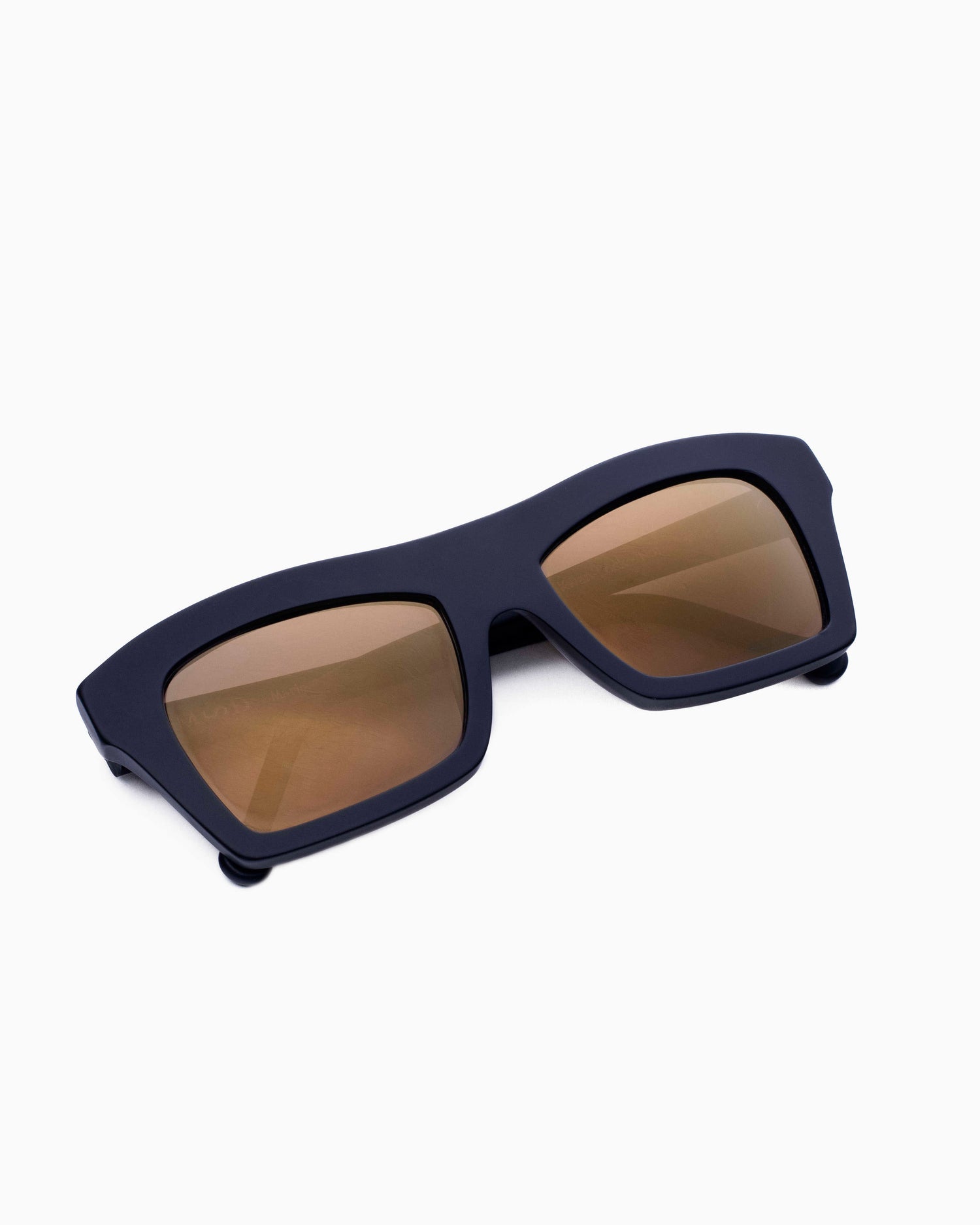 black plastic rectangle  sunglassesby Marie-Sophie Dion model KwanLockSUN, front view, lunettes de vue rectangle couleur Noir