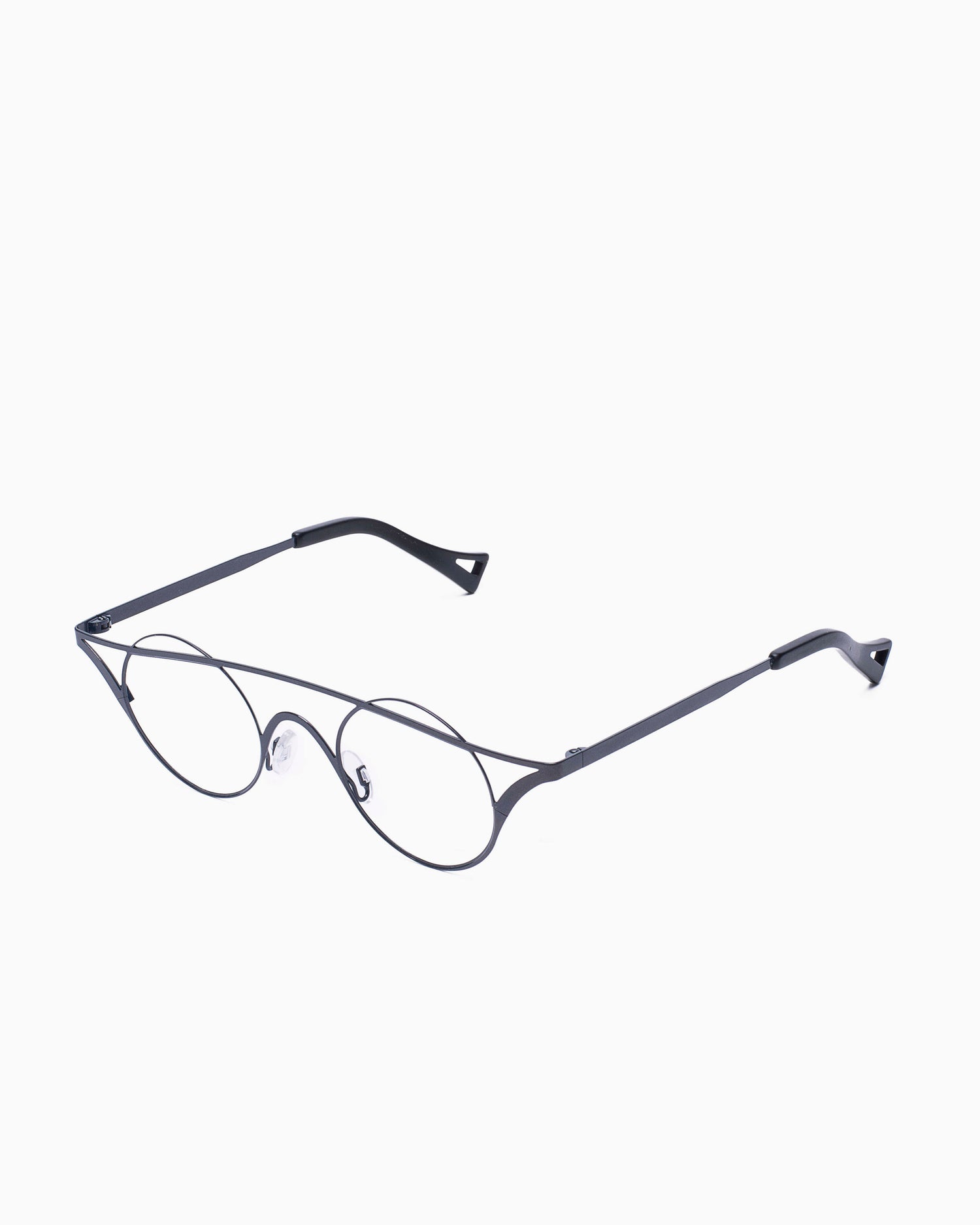 Theo-UDON-503 | glasses bar:  Marie-Sophie Dion