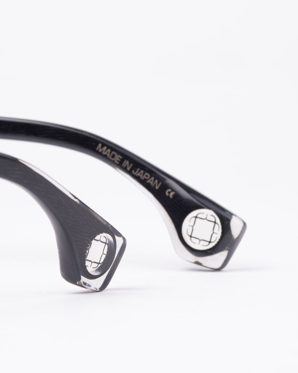 black plastic aviator  sunglassesby Blake Kuwahara model Gilbert, front view, lunettes de vue Noir aviateur
