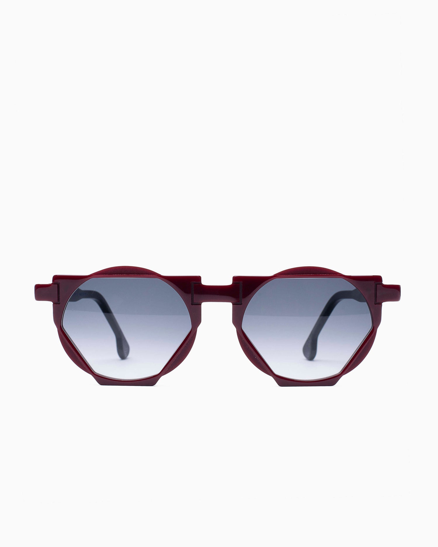 red plastic round  sunglassesby Dzmitry Samal model Hervé fragile, front view, lunettes de vue bourgogne rond