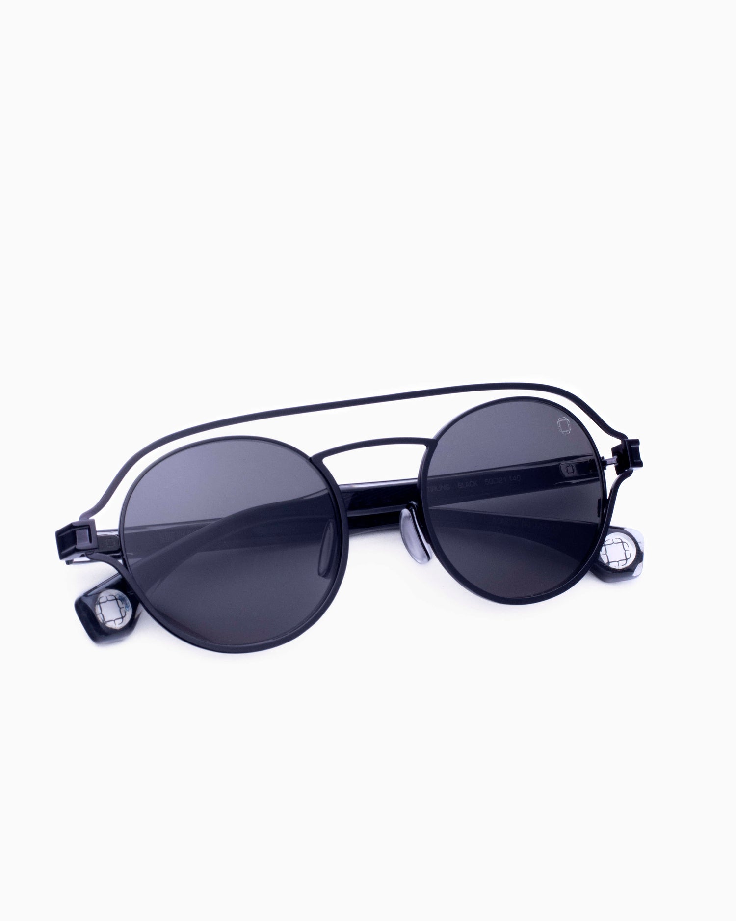 black metal aviator eyeglasses by Blake Kuwahara model Stirling, front view, lunettes de vue Noir aviateur